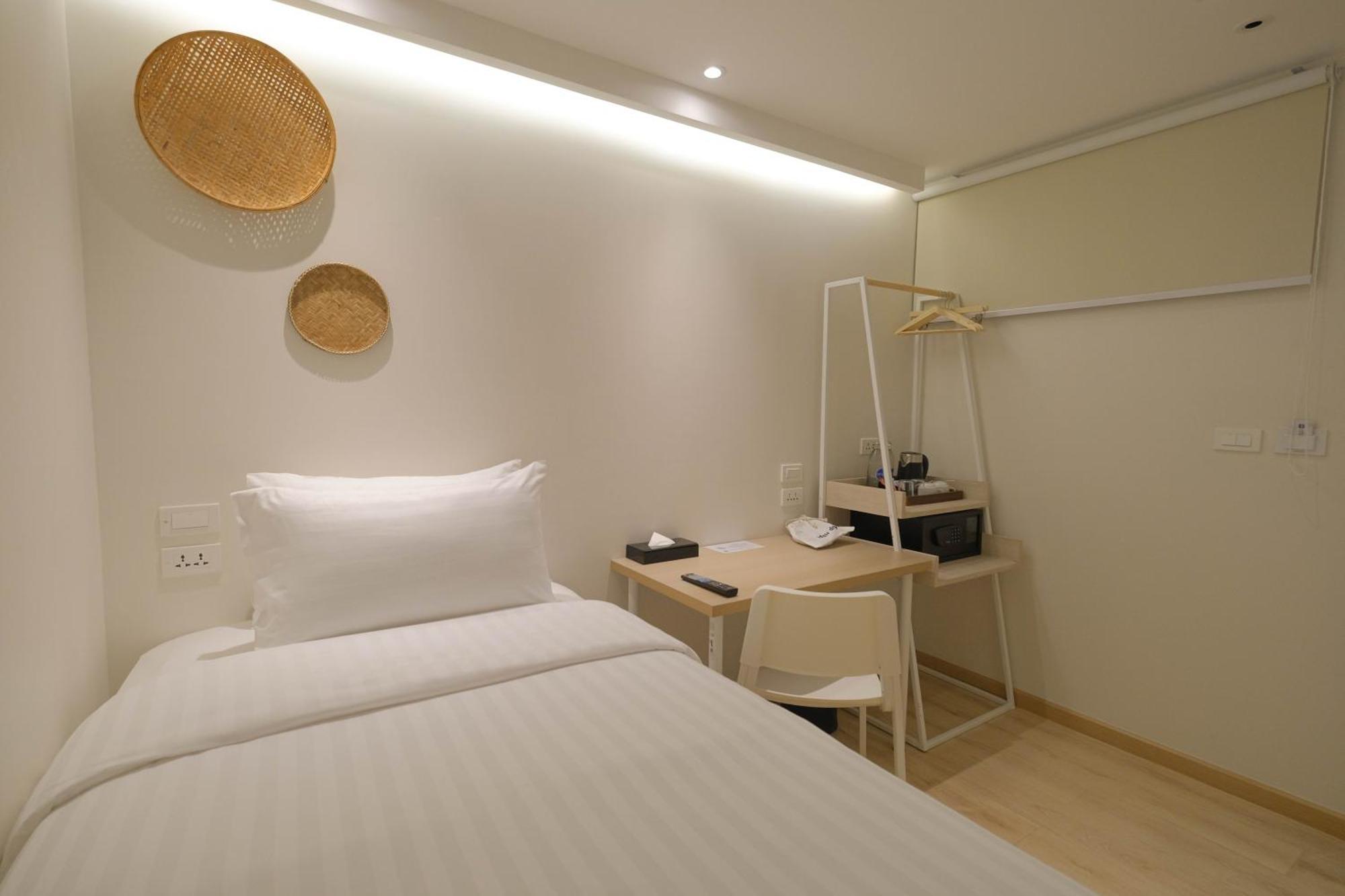 Simplestay Chatuchak, Surestay Collection By Best Western Bangkok Exterior photo